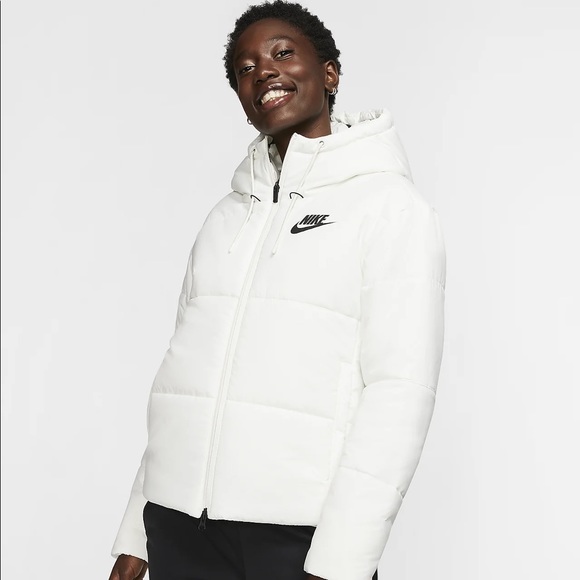 nike sportswear hooded down jacket